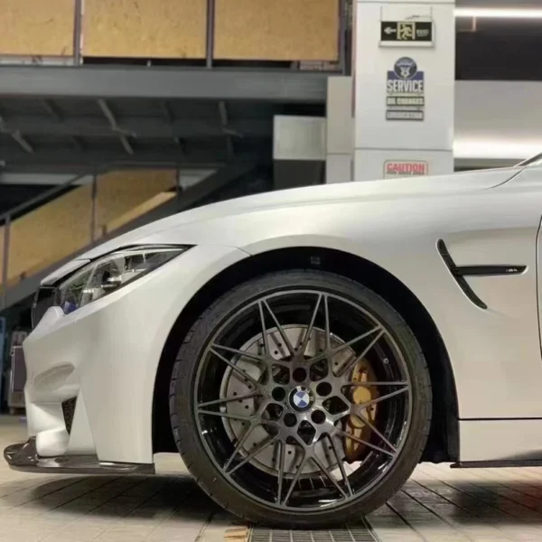 Super Matte Ultimate Flat Silver Auto Wrappen (PET Liner) - Image 3