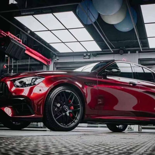 Liquid Metallic Vinyl Car Wrap - Image 4