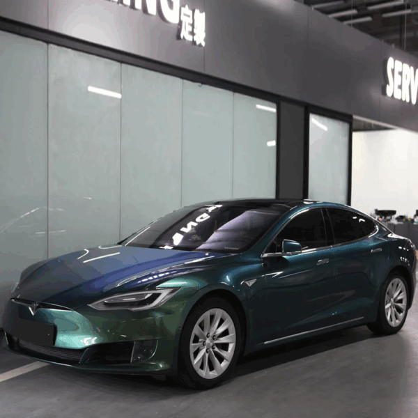 Diamond Chameleon Green Gold Car Wrap - Image 2