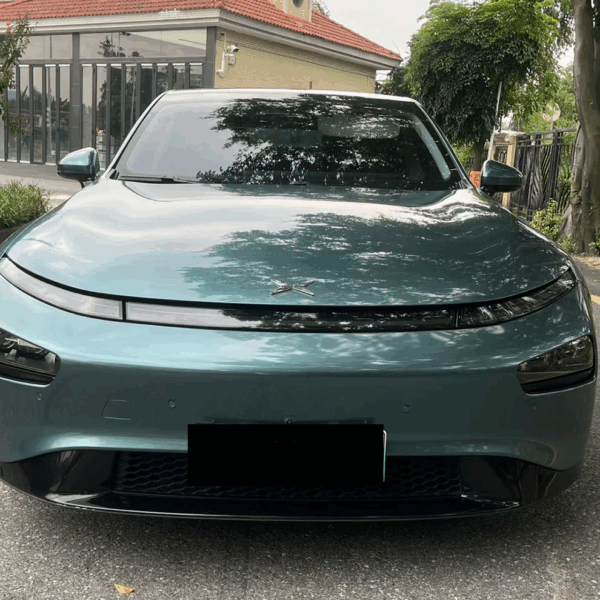 Gloss Metallic Interstellar Green Vinyl Wrap (PET Liner) - Image 3