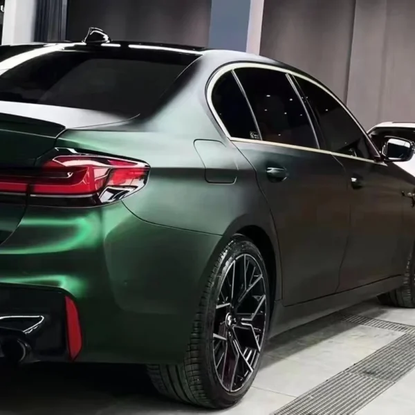 Super Chrome Metallic Vinyl Venom Green (PET Liner) - Image 4
